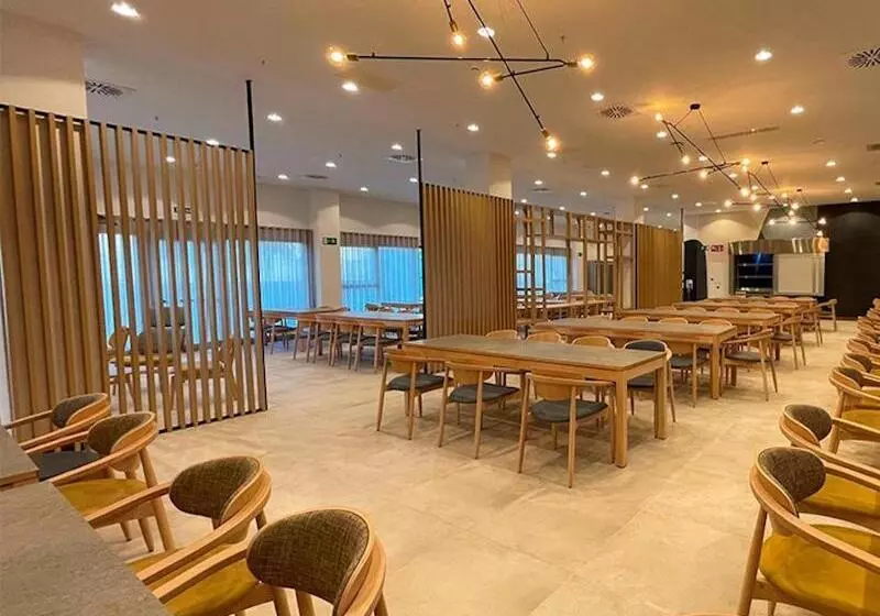 Livensa Living Studios Málaga Feria