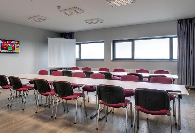 Herberge Meininger Hotel Berlin Airport