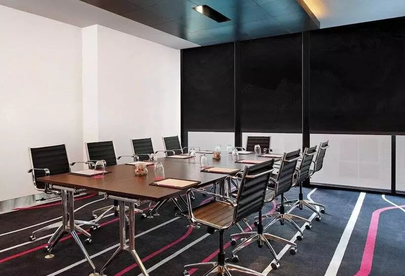 فندق Aloft Bangkok Sukhumvit 11