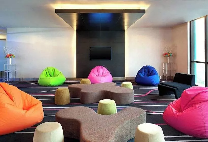 فندق Aloft Bangkok Sukhumvit 11