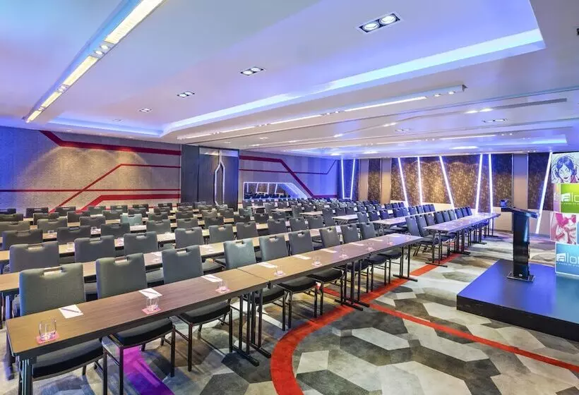 فندق Aloft Bangkok Sukhumvit 11