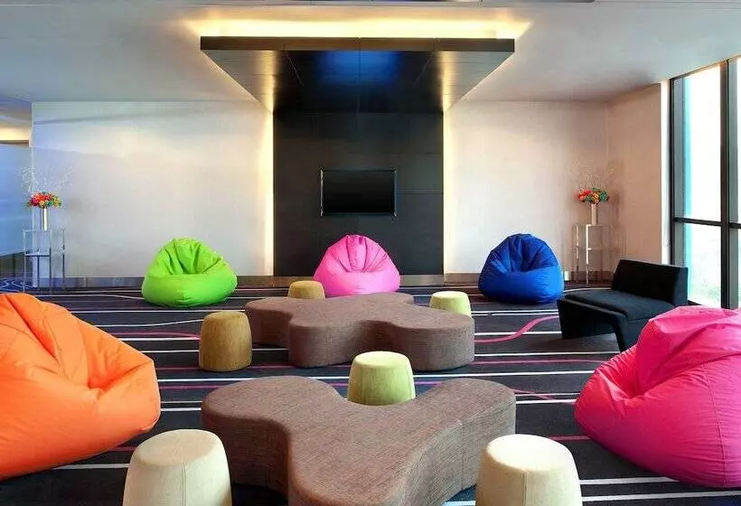 فندق Aloft Bangkok Sukhumvit 11