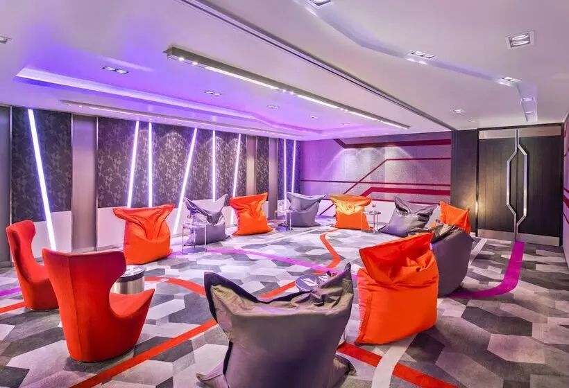 فندق Aloft Bangkok Sukhumvit 11