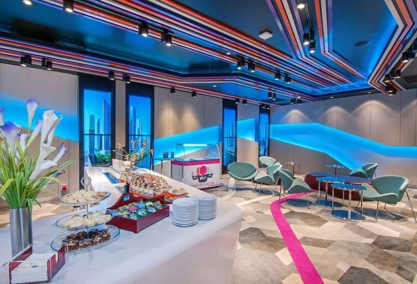 فندق Aloft Bangkok Sukhumvit 11