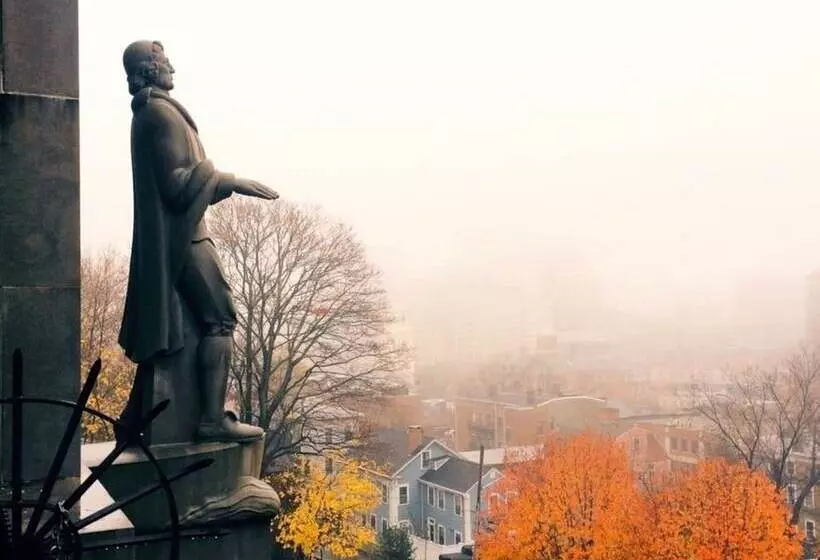 فندق Christopher Dodge House