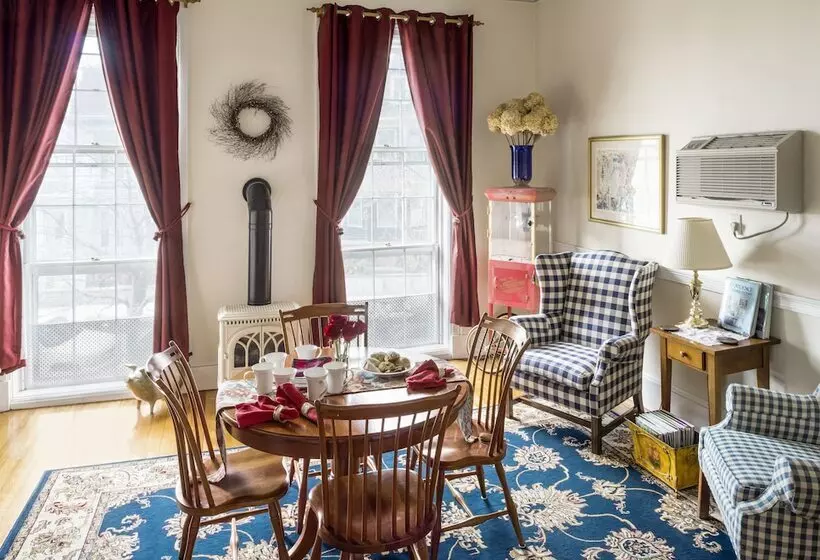 فندق Christopher Dodge House