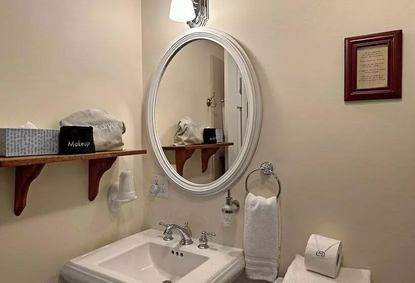 فندق Christopher Dodge House