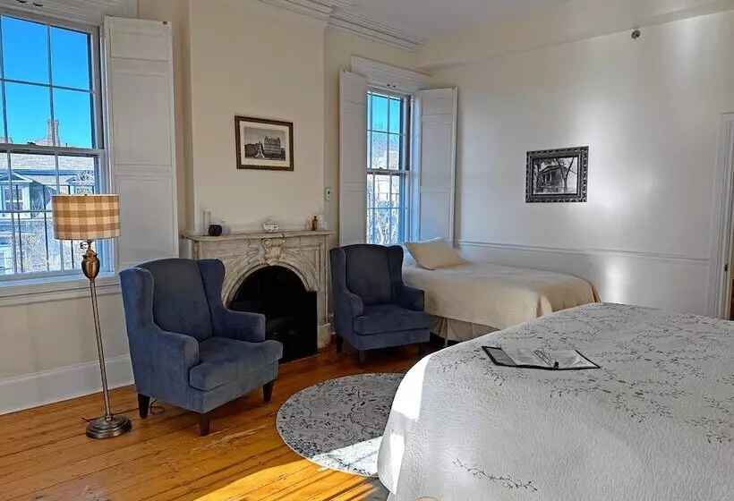 فندق Christopher Dodge House