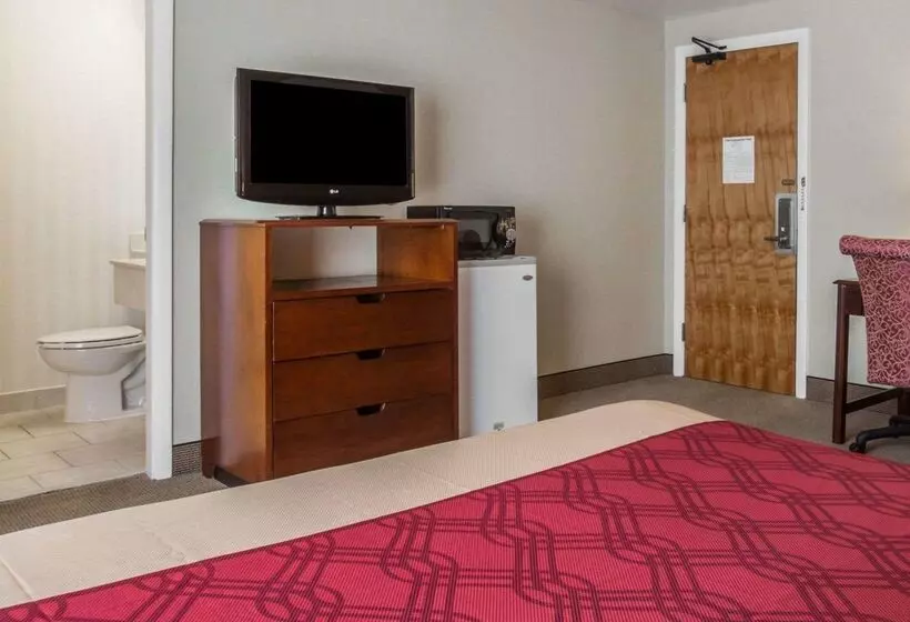 Hotelli Econo Lodge Lakes Region