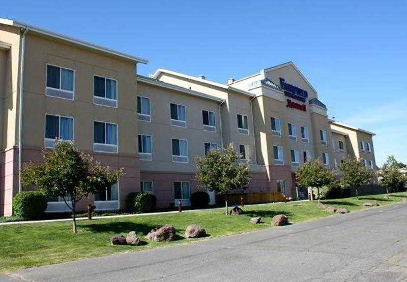 בית מלון כפרי Fairfield Inn & Suites By Marriott Yakima