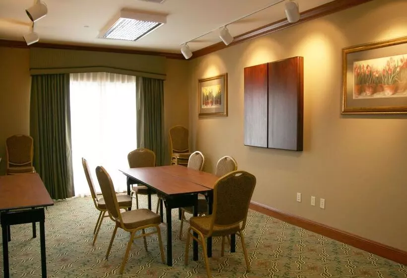 בית מלון כפרי Hampton Inn Mountain Home