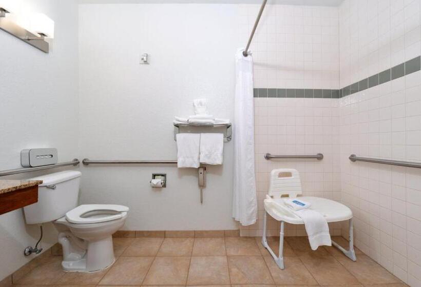 Holiday Inn Express Hotel & Suites Omaha West, An Ihg