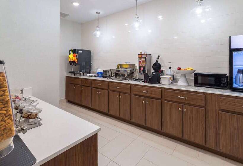 هتل La Quinta Inn & Suites By Wyndham Augusta Fort Eisenhower