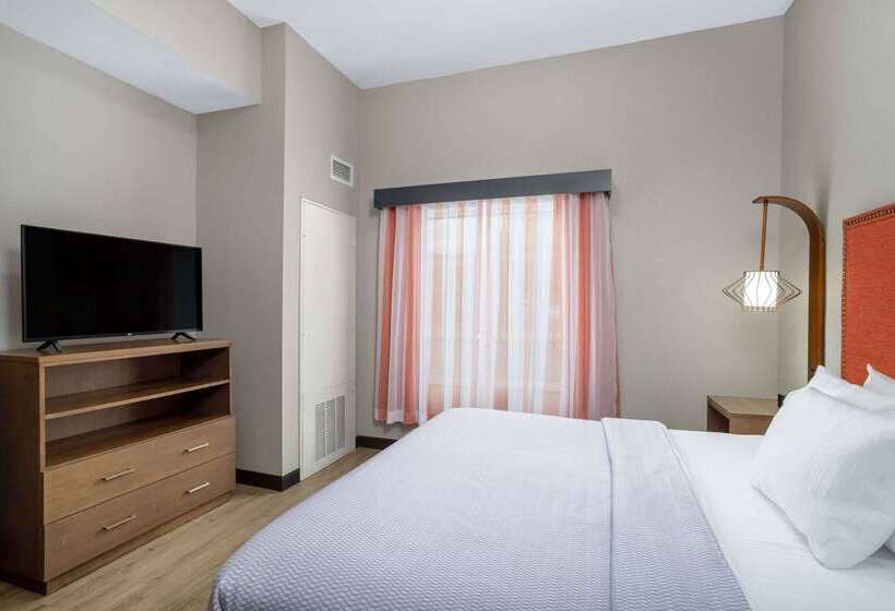 هتل La Quinta Inn & Suites By Wyndham Augusta Fort Eisenhower