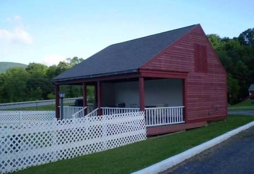 בית מלון כפרי Ladd Brook Inn