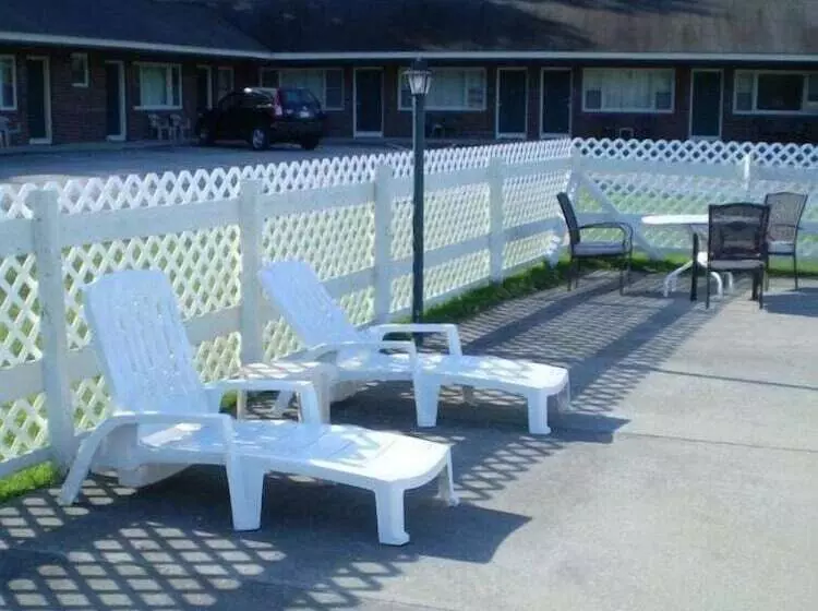 בית מלון כפרי Ladd Brook Inn