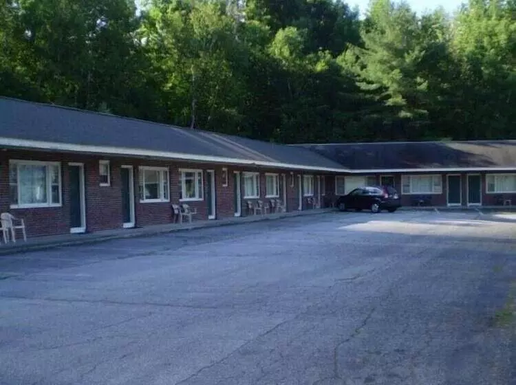 בית מלון כפרי Ladd Brook Inn