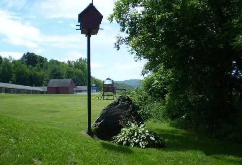 בית מלון כפרי Ladd Brook Inn