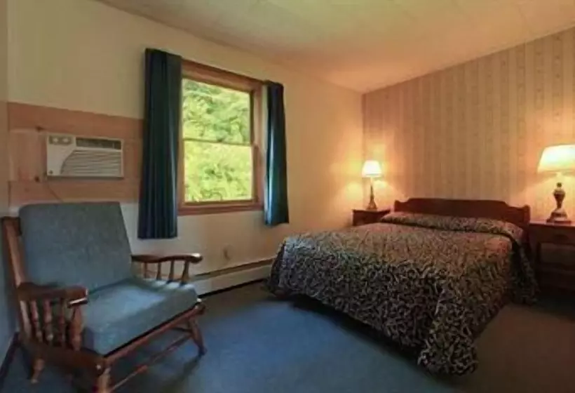 בית מלון כפרי Ladd Brook Inn