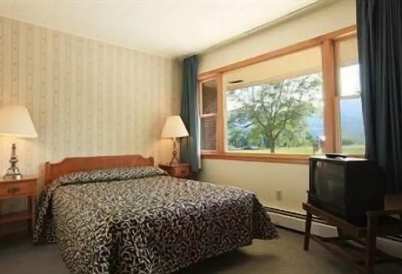 בית מלון כפרי Ladd Brook Inn