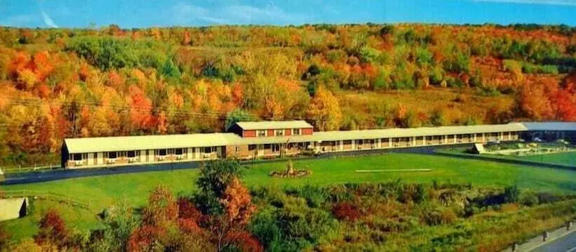 בית מלון כפרי Ladd Brook Inn