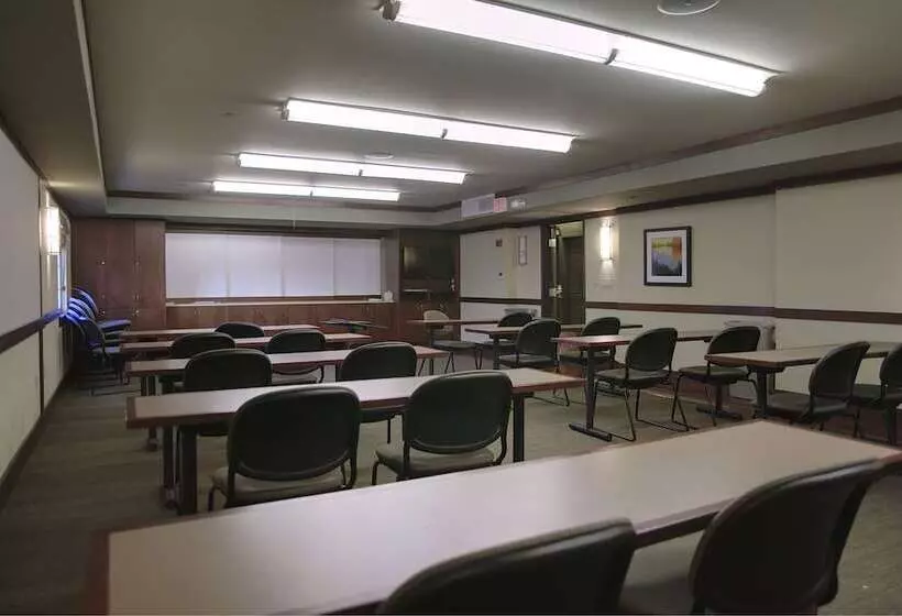 酒店 Larkspur Landing Extended Stay Suites Hillsboro