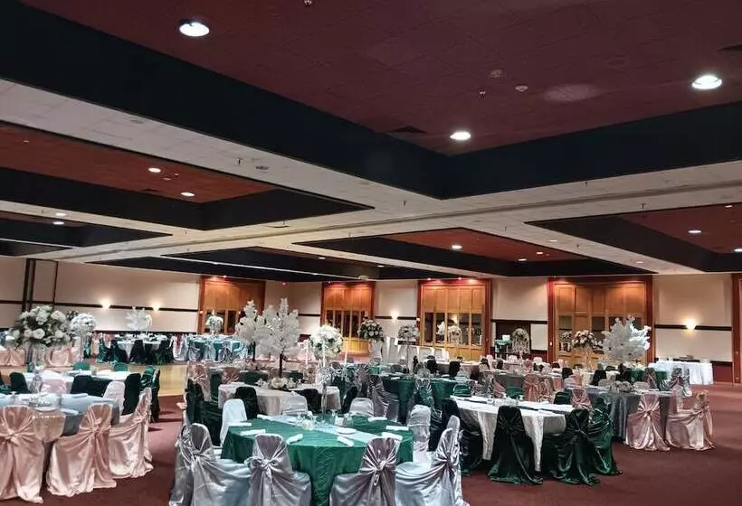 Mcm Grande Hotel Fundome Odessa