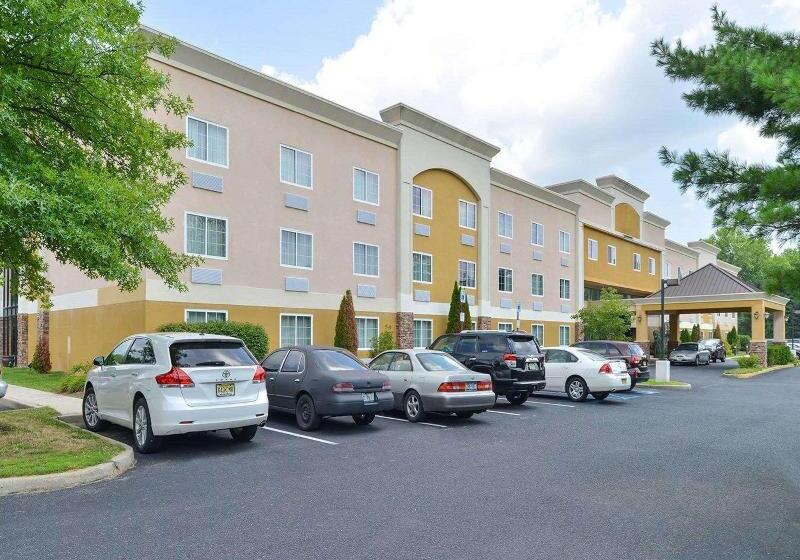 酒店 Quality Suites Tinton Falls