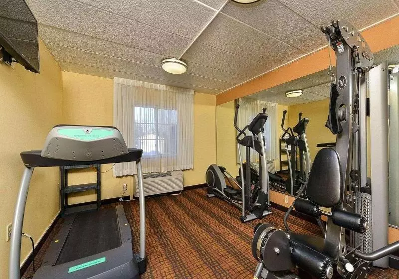 호텔 Quality Suites Tinton Falls