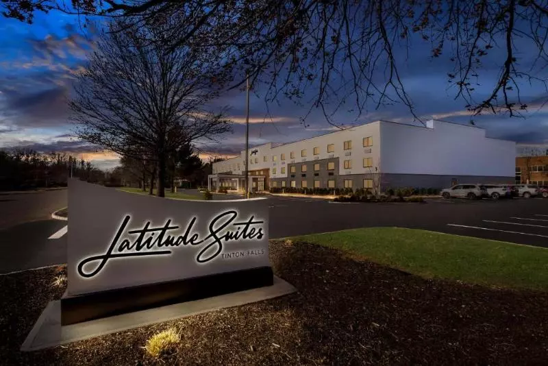 ホテル Quality Suites Tinton Falls