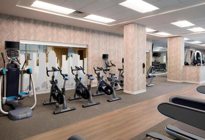 هتل Springhill Suites Indianapolis Downtown