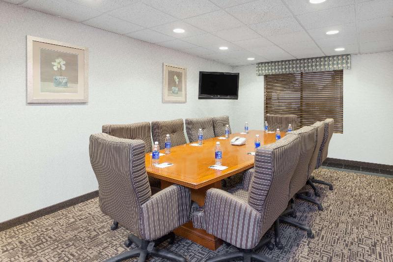 Отель Wingate By Wyndham Yuma