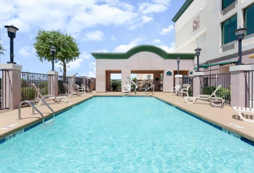 Отель Wingate By Wyndham Yuma