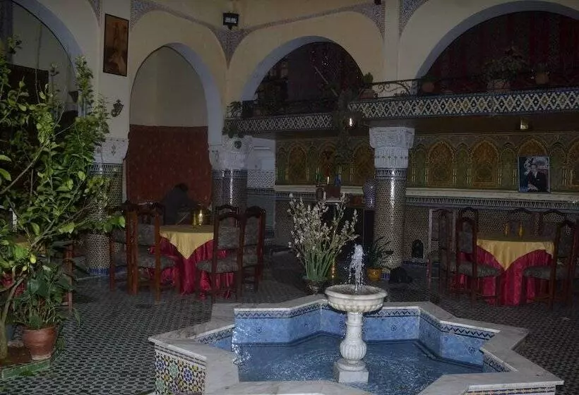 리아드 Ines Palace