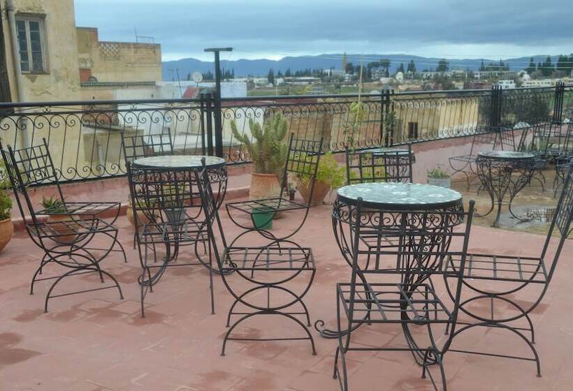 리아드 Ines Palace