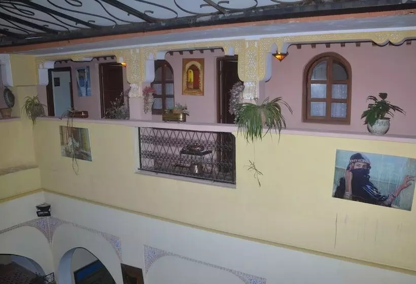 리아드 Ines Palace