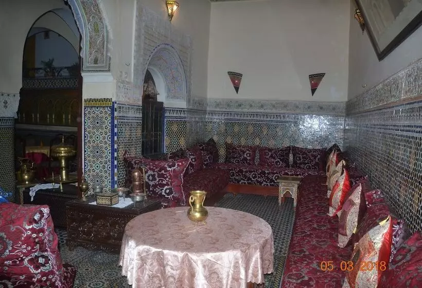 리아드 Ines Palace