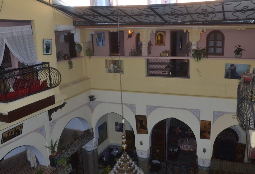 리아드 Ines Palace