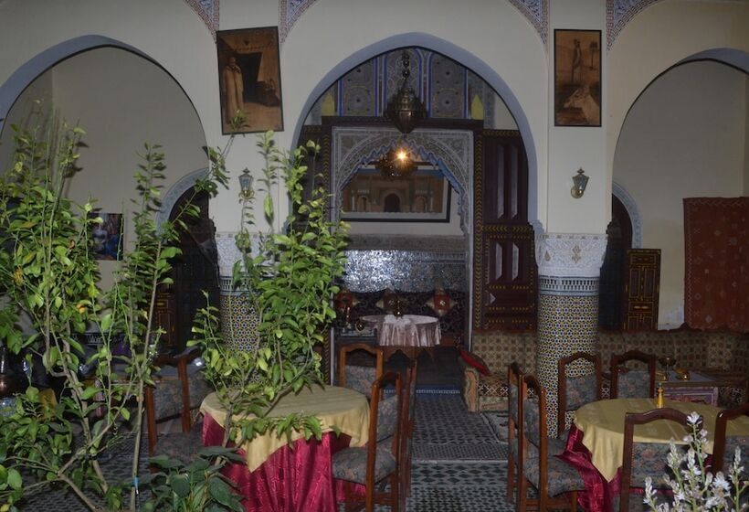 리아드 Ines Palace