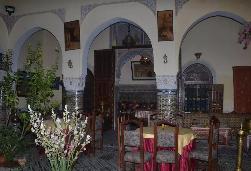 리아드 Ines Palace