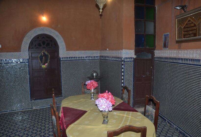 리아드 Ines Palace