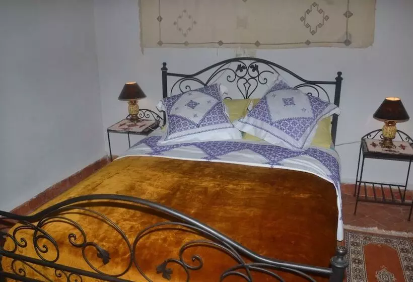 리아드 Ines Palace