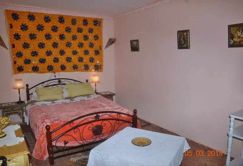 리아드 Ines Palace