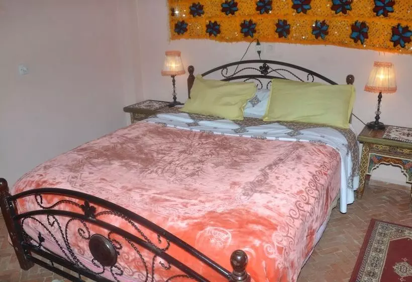 리아드 Ines Palace