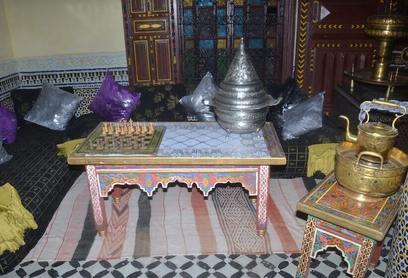 리아드 Ines Palace