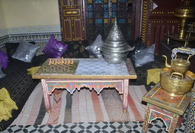 리아드 Ines Palace