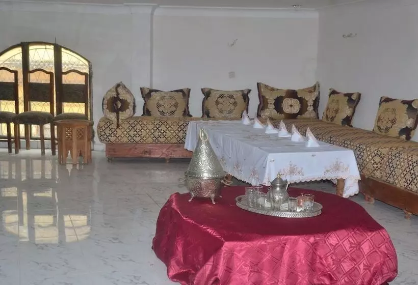 리아드 Ines Palace