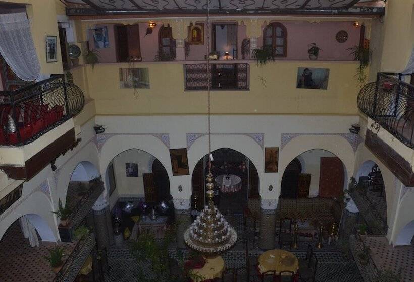 리아드 Ines Palace