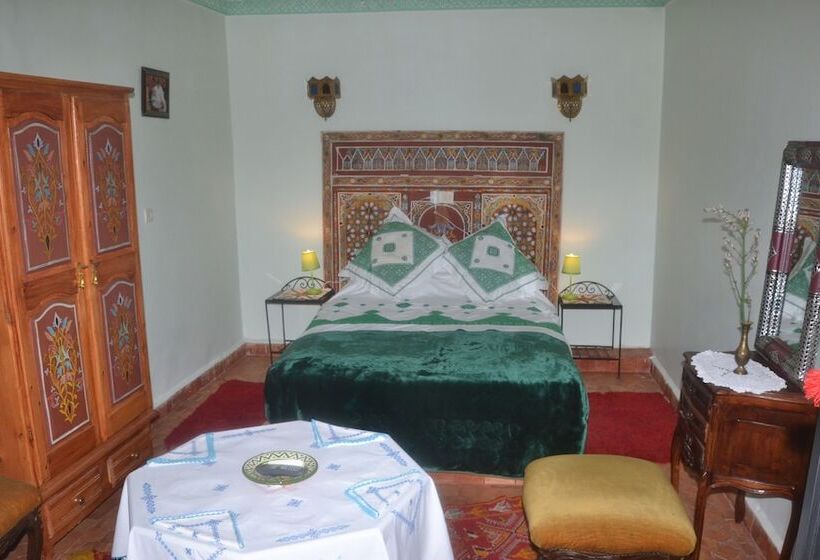 리아드 Ines Palace