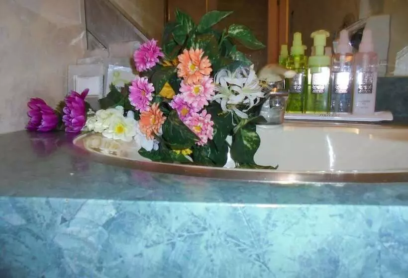 ホテル Moulin Rouge   Adults Only